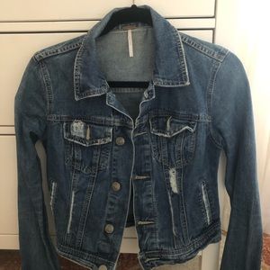Free people distressed denim jacket SZ 4